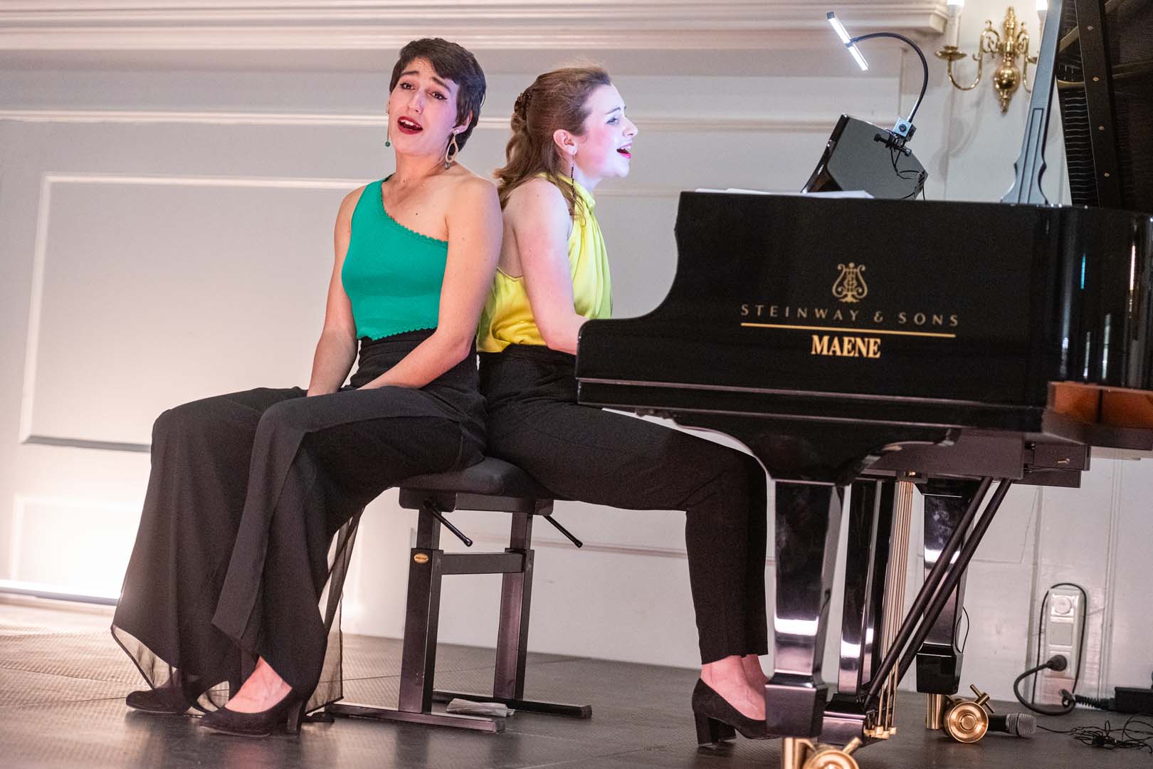 Clara Barbier Serrano en Joanna Kacperek