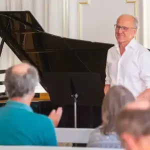 self-singing presentation